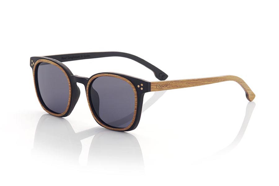 Wood eyewear of Walnut modelo DAIVI.  | Root Sunglasses® 